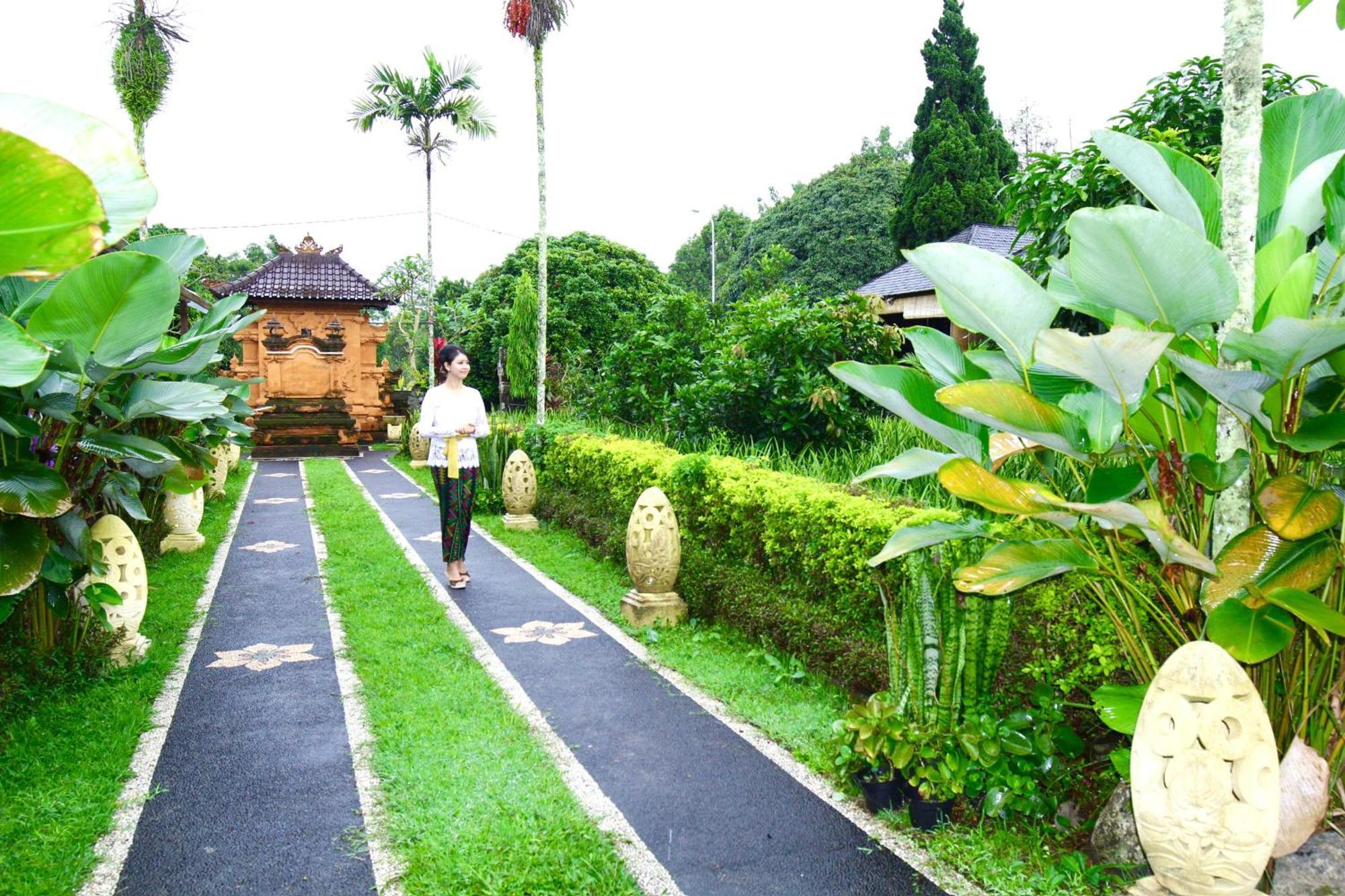 ホテル Puri Karang Besakih Menanga エクステリア 写真